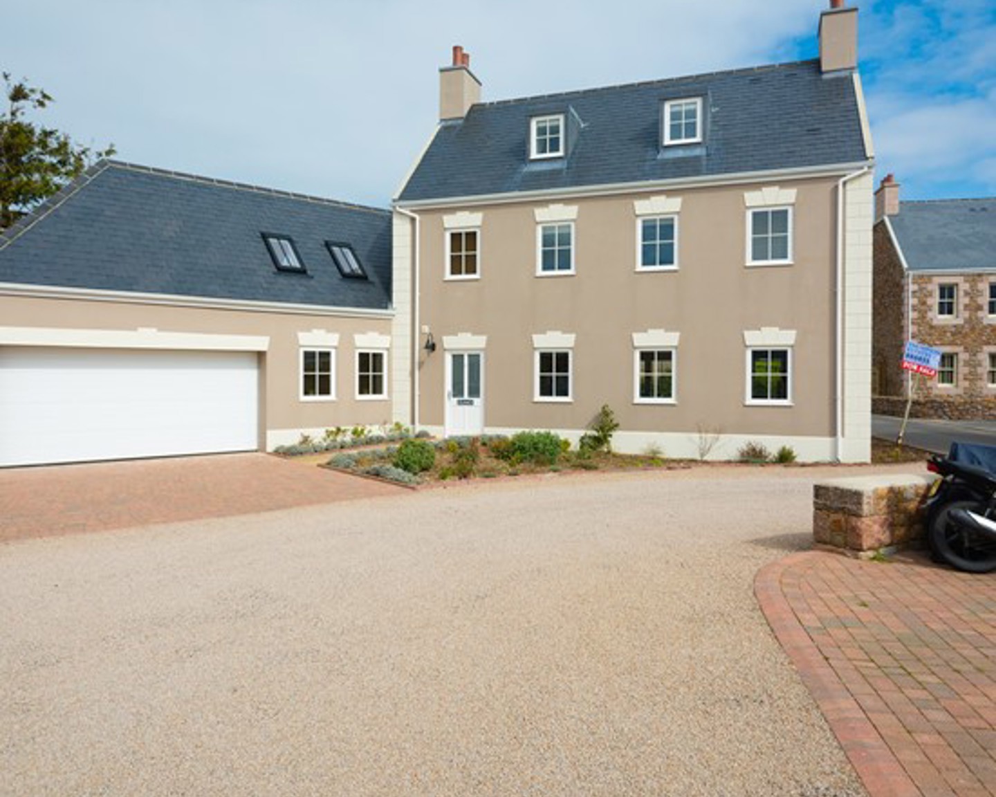 Front Website 9 The Yews